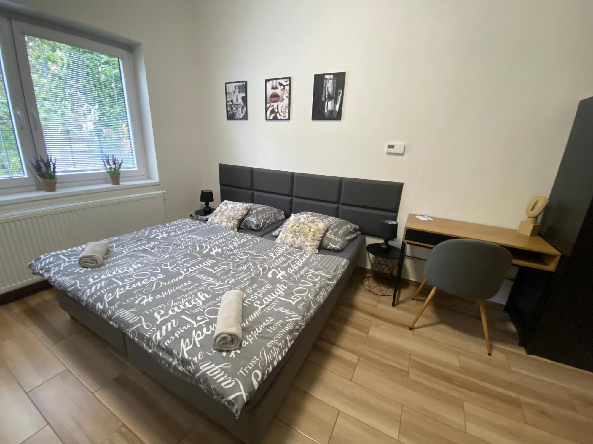 Cerna Ruze - Apartman 7 Plzeň Exteriér fotografie