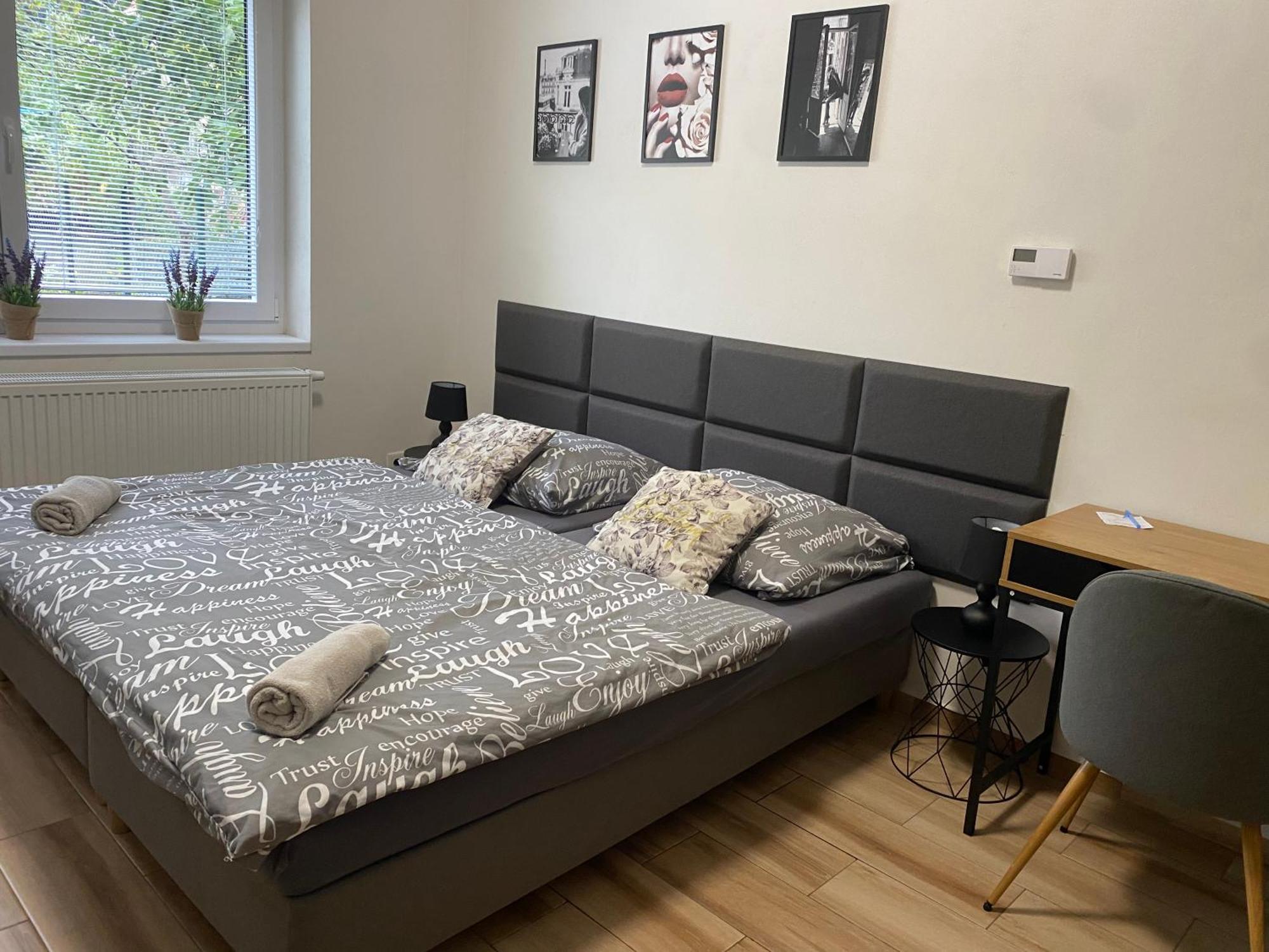 Cerna Ruze - Apartman 7 Plzeň Exteriér fotografie